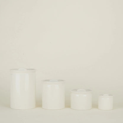 Golden Linen Larder Crock in Ivory ceramic with lid